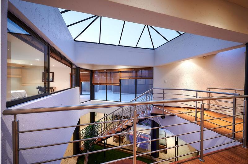 To Let 4 Bedroom Property for Rent in Sandown Gauteng