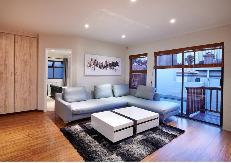 To Let 4 Bedroom Property for Rent in Sandown Gauteng