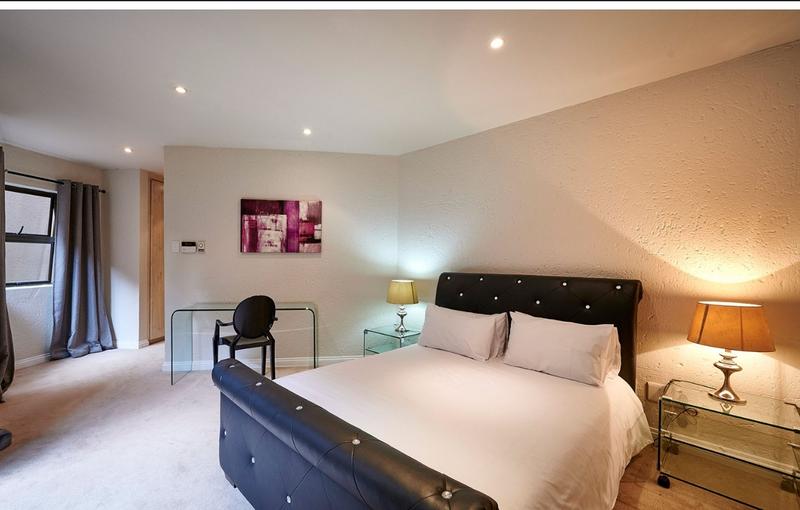 To Let 4 Bedroom Property for Rent in Sandown Gauteng