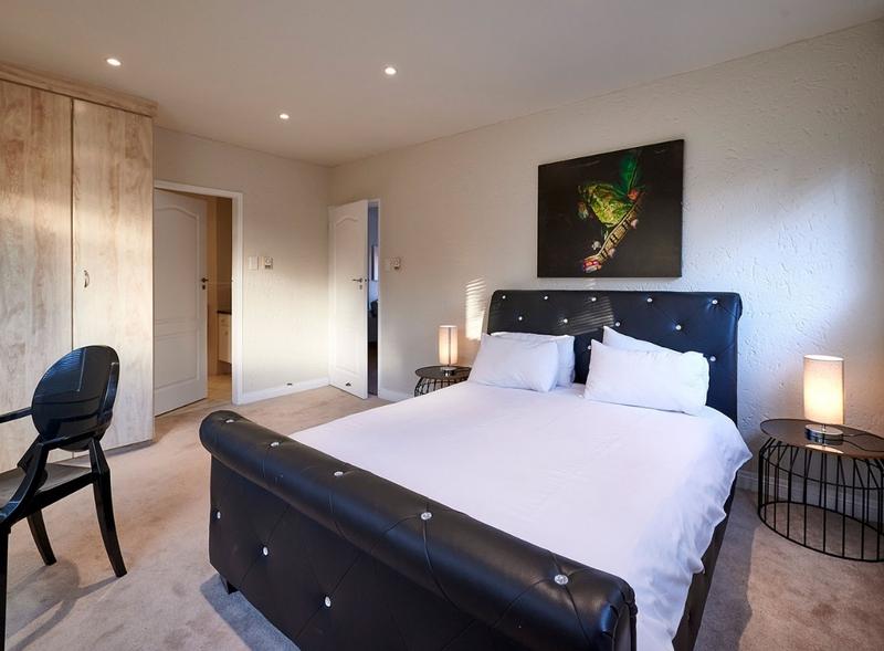 To Let 4 Bedroom Property for Rent in Sandown Gauteng