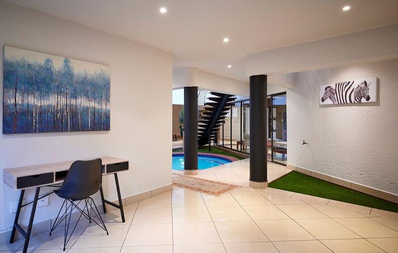 To Let 4 Bedroom Property for Rent in Sandown Gauteng