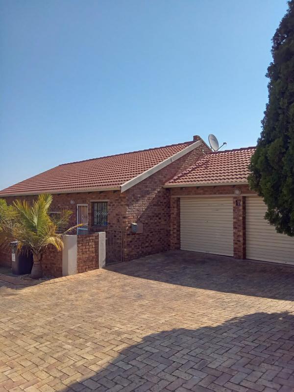 3 Bedroom Property for Sale in Honeydew Gauteng