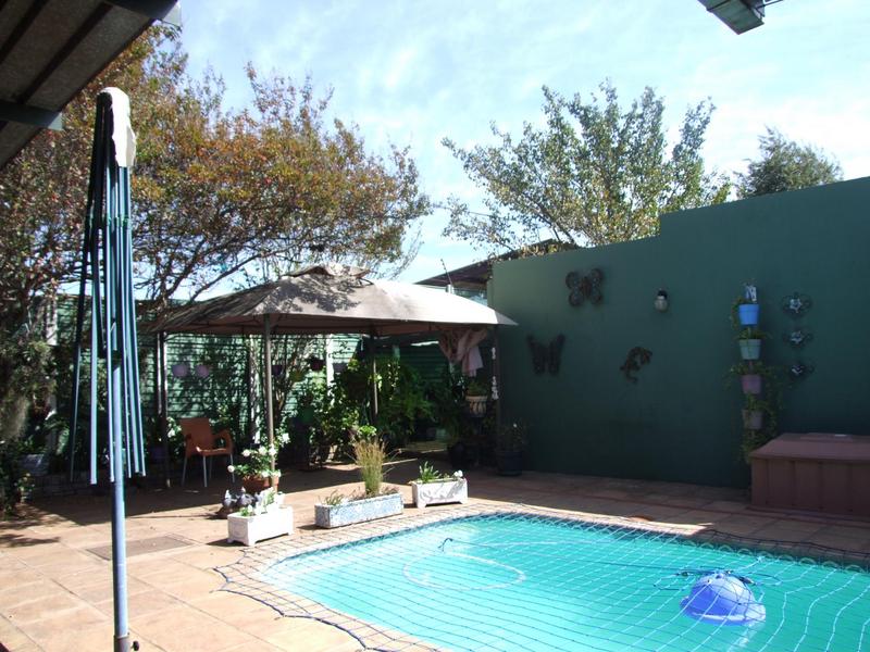 2 Bedroom Property for Sale in Roodepoort North Gauteng