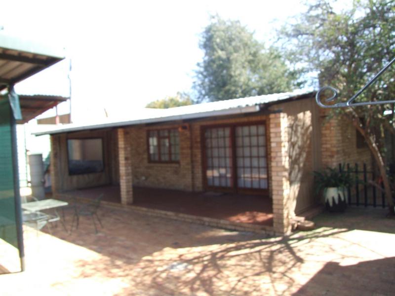 3 Bedroom Property for Sale in Roodepoort North Gauteng