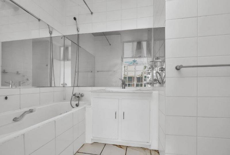 3 Bedroom Property for Sale in Sandhurst Gauteng