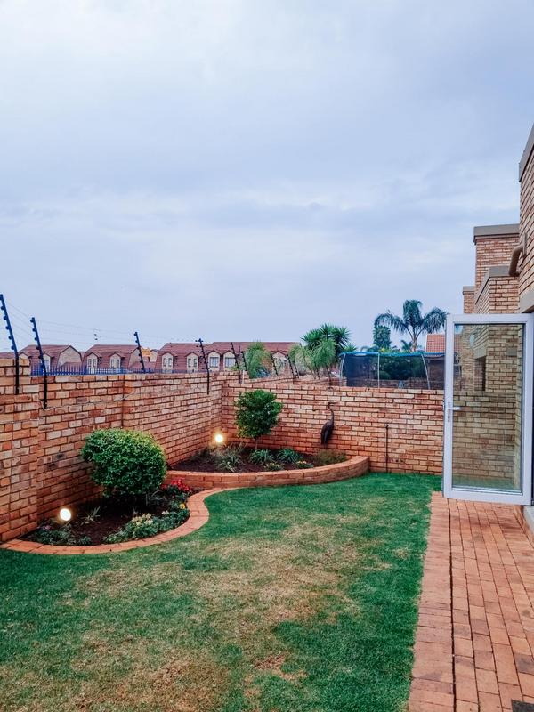 3 Bedroom Property for Sale in Willowbrook Gauteng