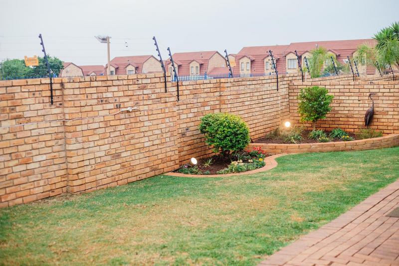 3 Bedroom Property for Sale in Willowbrook Gauteng