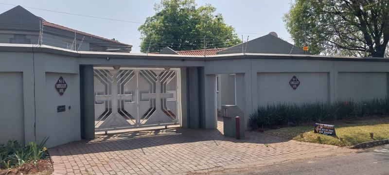 5 Bedroom Property for Sale in Senderwood Gauteng