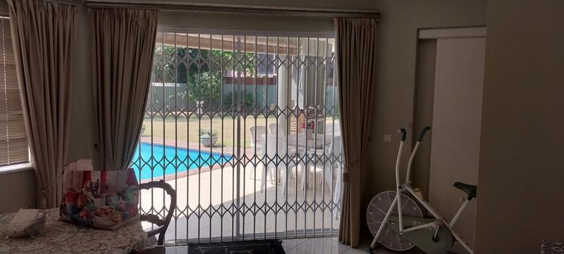 5 Bedroom Property for Sale in Senderwood Gauteng