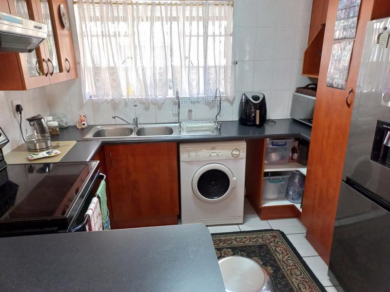 2 Bedroom Property for Sale in Wychwood Gauteng