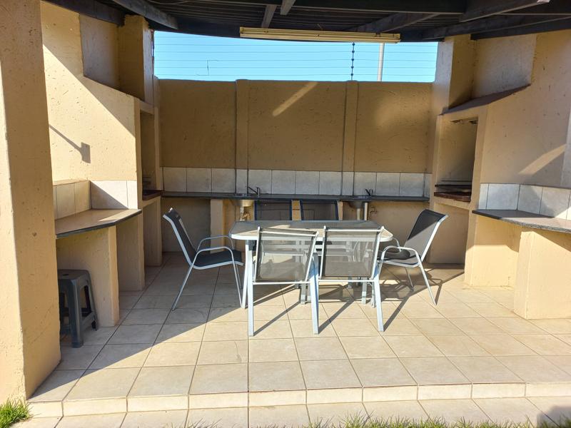 2 Bedroom Property for Sale in Wychwood Gauteng