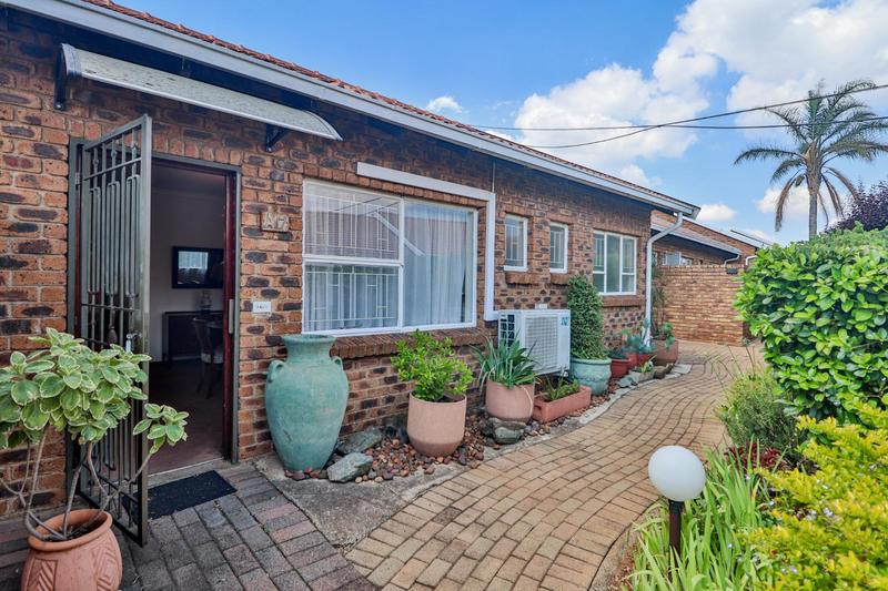 2 Bedroom Property for Sale in Edenvale Gauteng