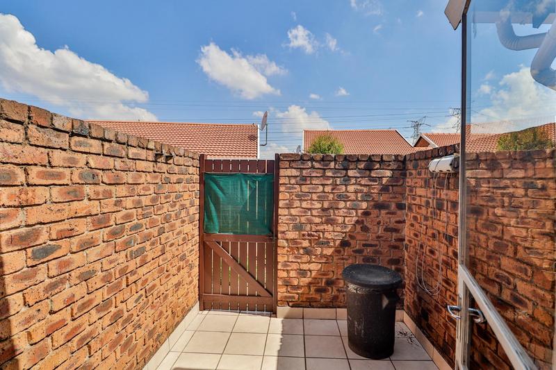 2 Bedroom Property for Sale in Edenvale Gauteng