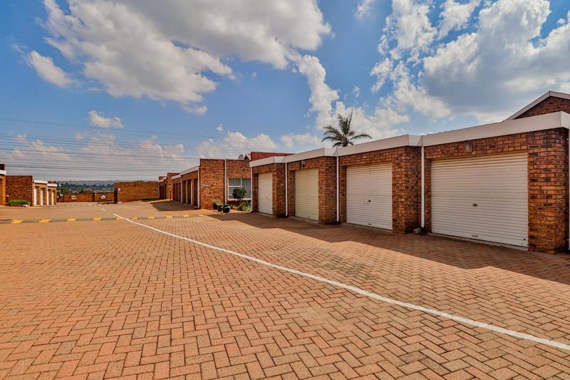 2 Bedroom Property for Sale in Edenvale Gauteng