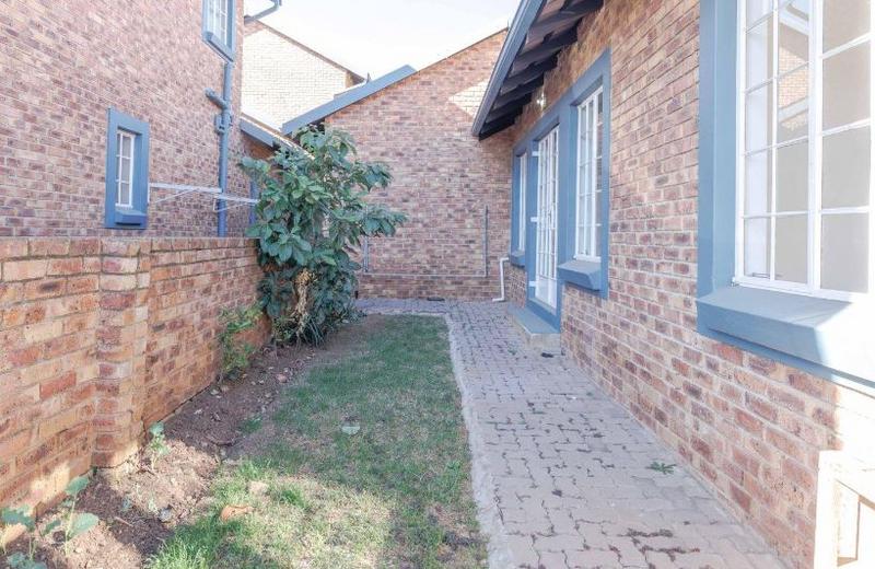 2 Bedroom Property for Sale in Greenstone Hill Gauteng