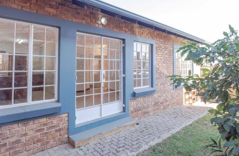 2 Bedroom Property for Sale in Greenstone Hill Gauteng