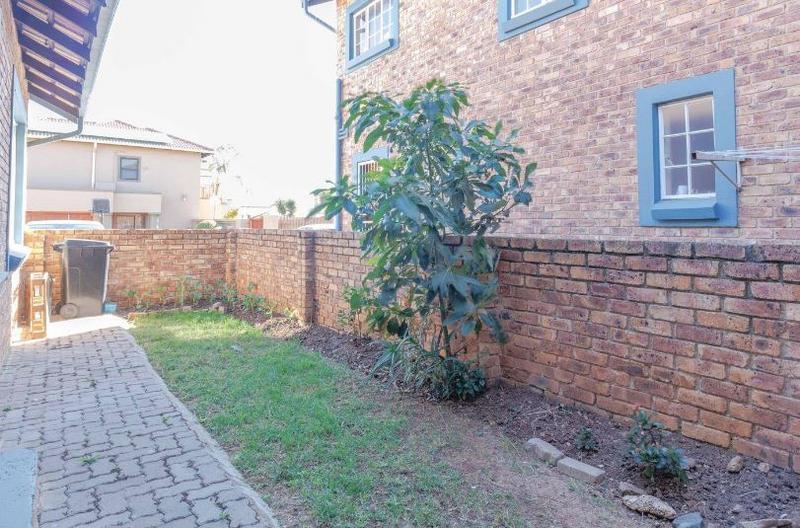 2 Bedroom Property for Sale in Greenstone Hill Gauteng