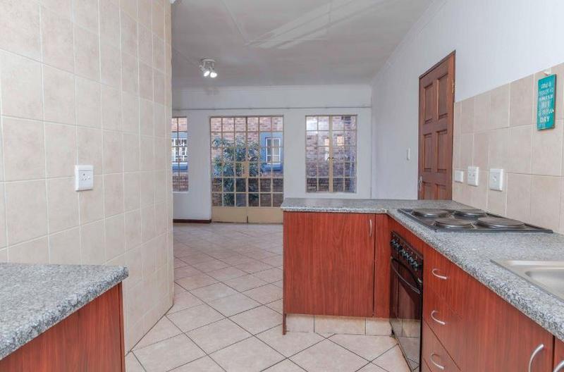 2 Bedroom Property for Sale in Greenstone Hill Gauteng