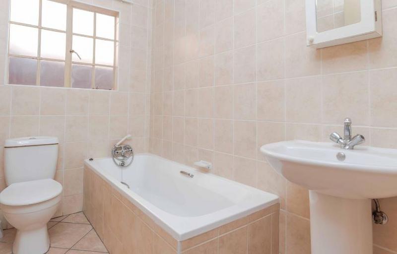 2 Bedroom Property for Sale in Greenstone Hill Gauteng