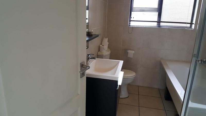 2 Bedroom Property for Sale in Greenstone Hill Gauteng