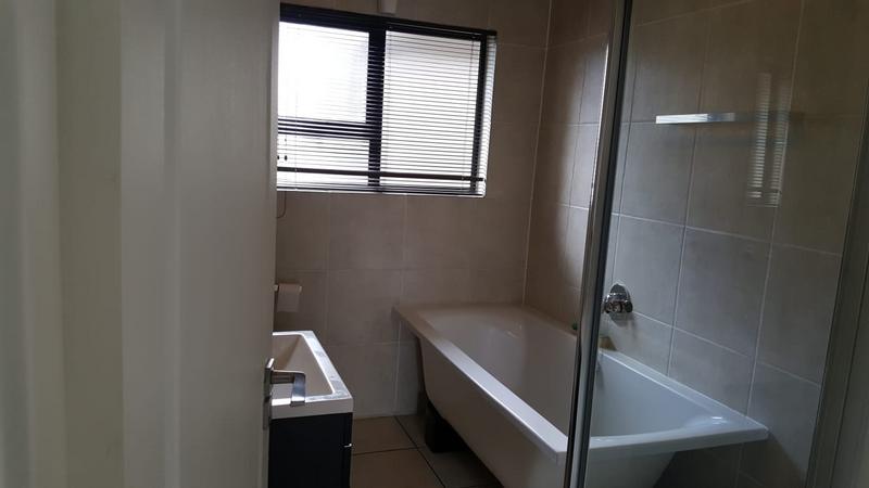 2 Bedroom Property for Sale in Greenstone Hill Gauteng