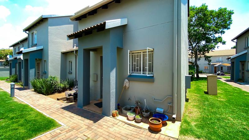 2 Bedroom Property for Sale in Greenstone Hill Gauteng