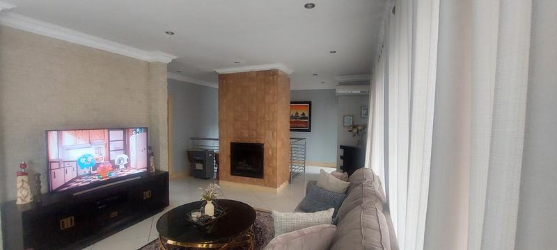 5 Bedroom Property for Sale in Amandasig Gauteng