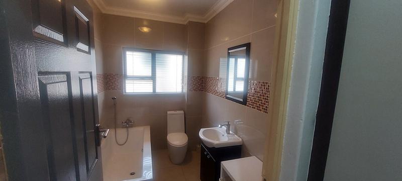 5 Bedroom Property for Sale in Amandasig Gauteng