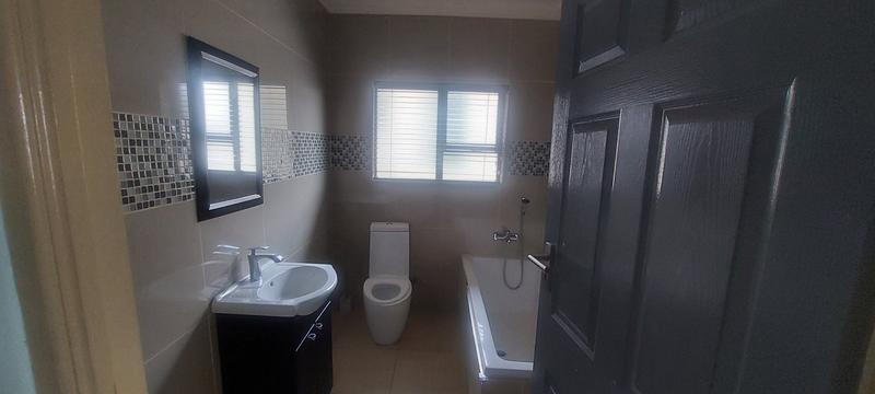 5 Bedroom Property for Sale in Amandasig Gauteng