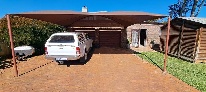 5 Bedroom Property for Sale in Chantelle Gauteng