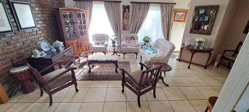 5 Bedroom Property for Sale in Chantelle Gauteng