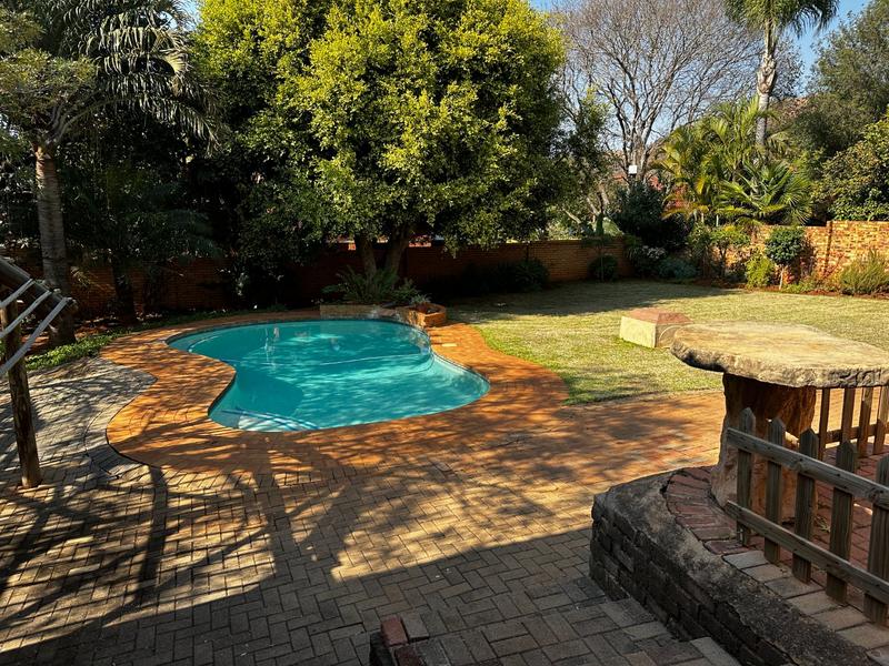 6 Bedroom Property for Sale in Ninapark Gauteng