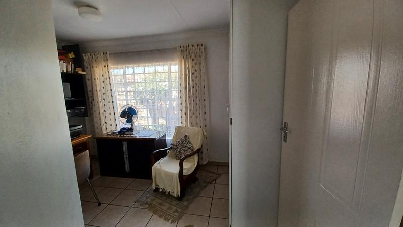 3 Bedroom Property for Sale in Annlin Gauteng