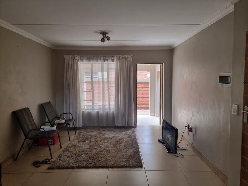 2 Bedroom Property for Sale in Booysens Gauteng