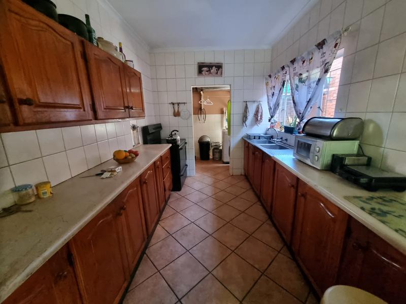 4 Bedroom Property for Sale in Dorandia Gauteng