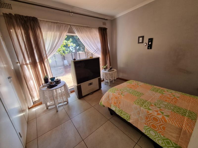 4 Bedroom Property for Sale in Dorandia Gauteng