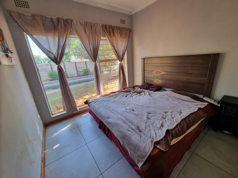 4 Bedroom Property for Sale in Dorandia Gauteng