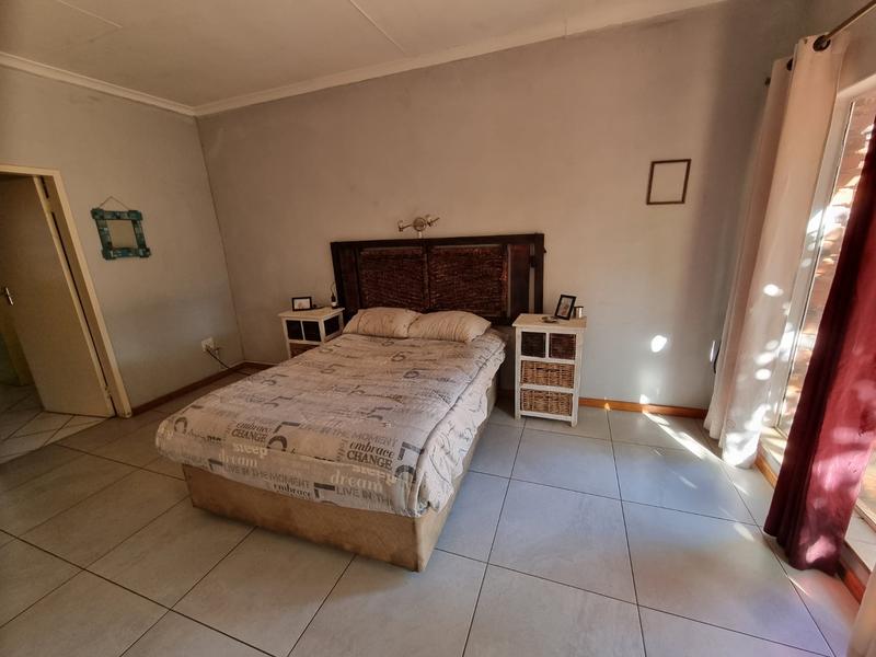 4 Bedroom Property for Sale in Dorandia Gauteng