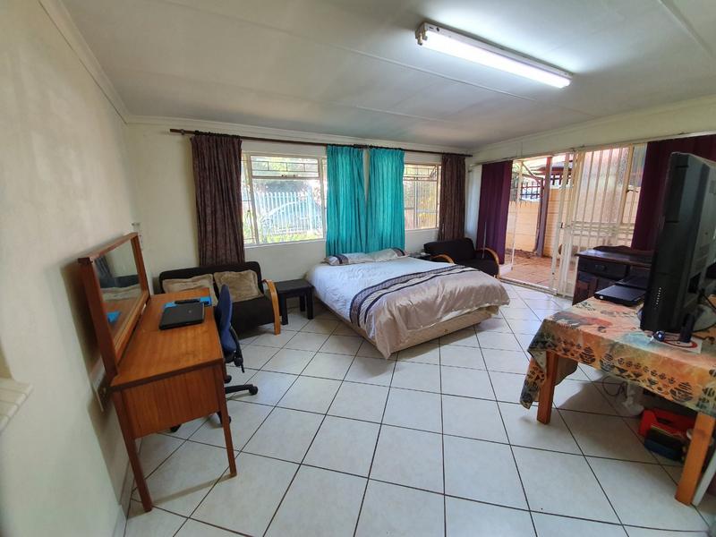 4 Bedroom Property for Sale in Dorandia Gauteng