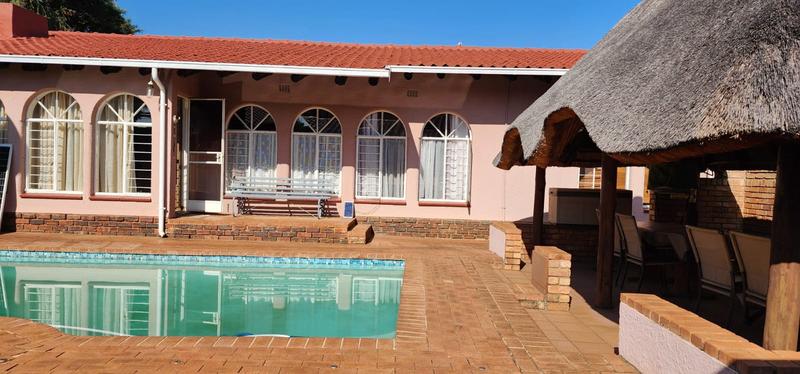 4 Bedroom Property for Sale in Florauna Gauteng