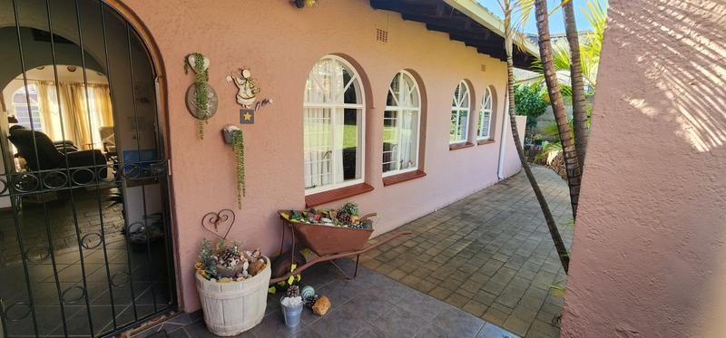 4 Bedroom Property for Sale in Florauna Gauteng