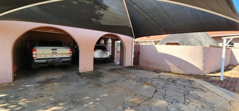 4 Bedroom Property for Sale in Florauna Gauteng