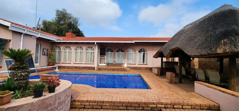 4 Bedroom Property for Sale in Florauna Gauteng