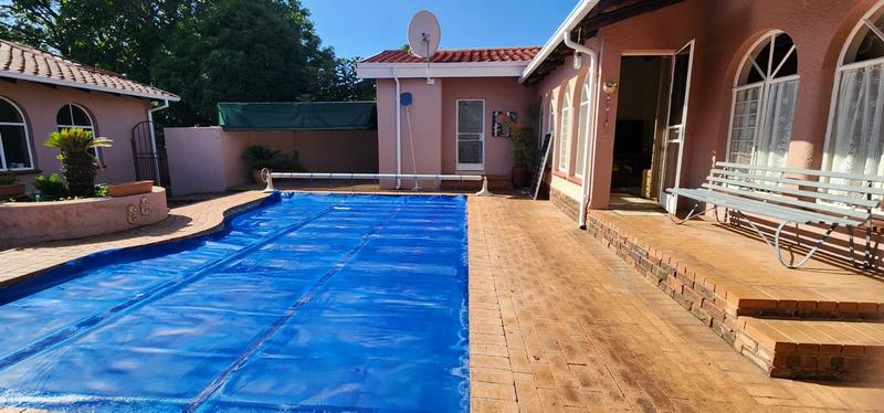 4 Bedroom Property for Sale in Florauna Gauteng