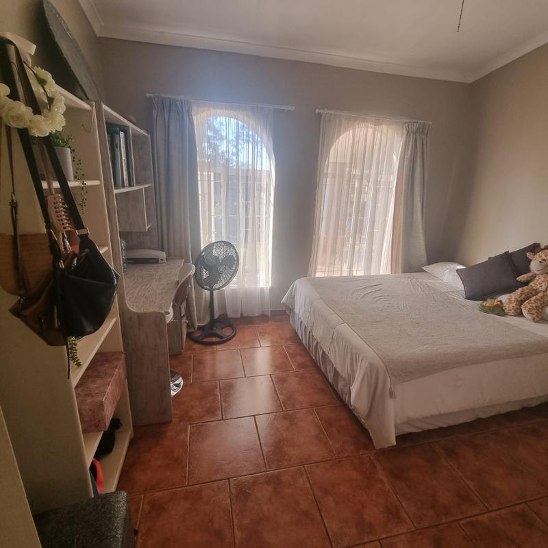 4 Bedroom Property for Sale in Sinoville Gauteng