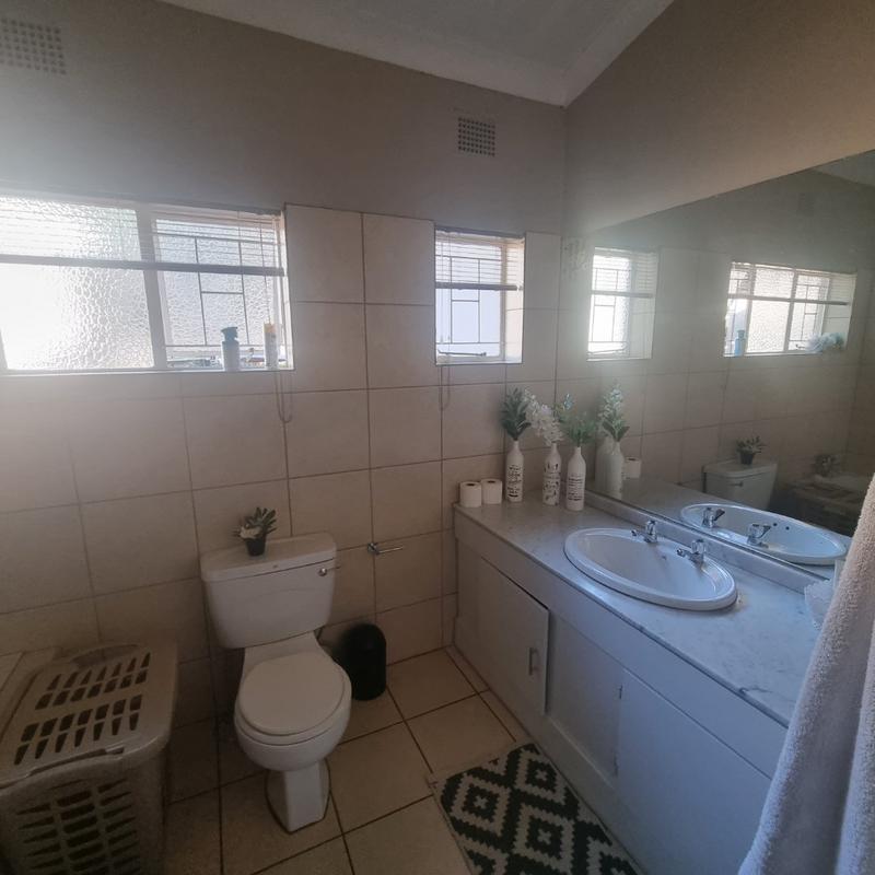 4 Bedroom Property for Sale in Sinoville Gauteng