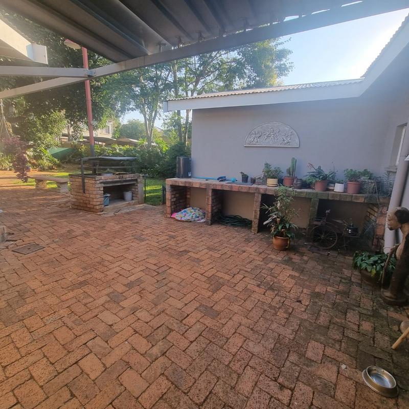 4 Bedroom Property for Sale in Sinoville Gauteng