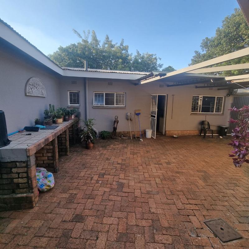 4 Bedroom Property for Sale in Sinoville Gauteng