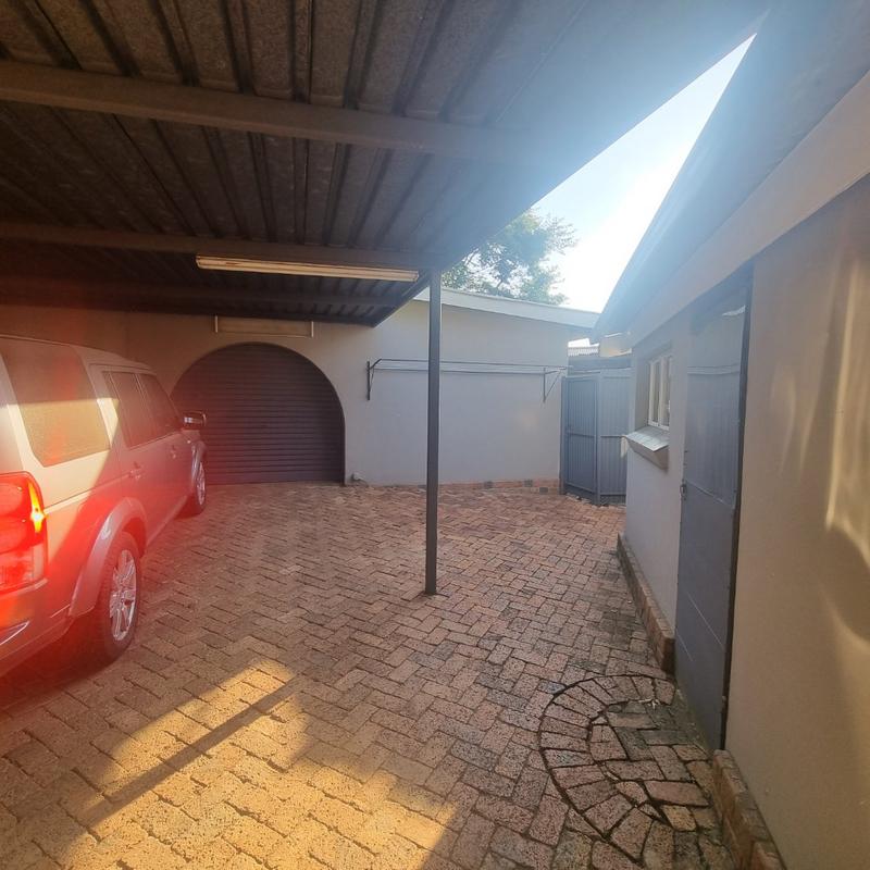 4 Bedroom Property for Sale in Sinoville Gauteng