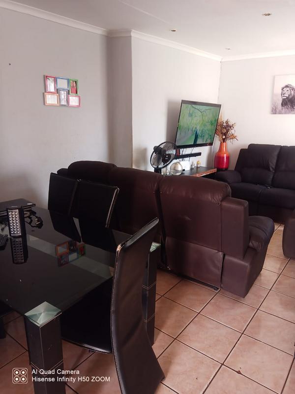 2 Bedroom Property for Sale in Dawn Park Gauteng